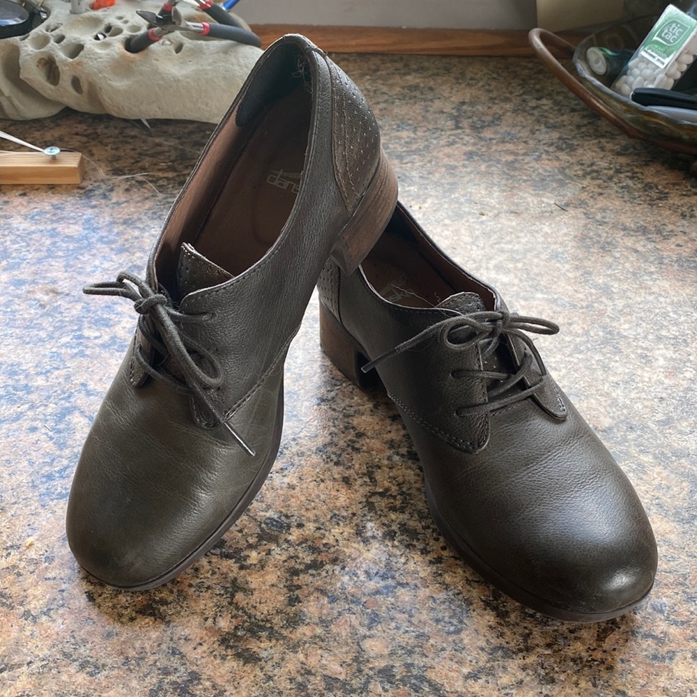 Dansko lace up 36